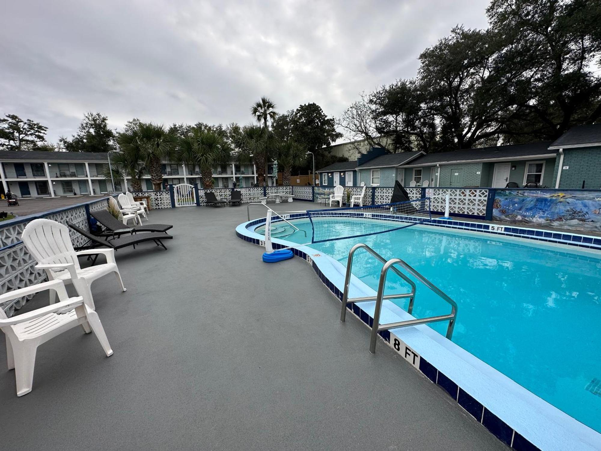 Gulf Coast Inn Gulf Breeze Exteriör bild